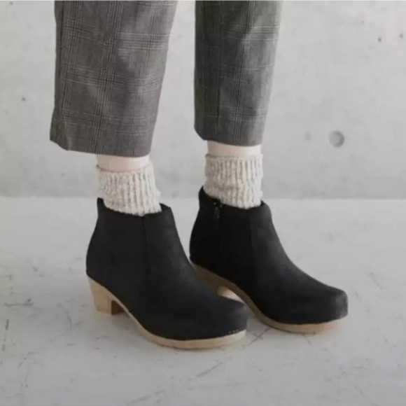 Dansko Shoes - DANSKO Maria Black Milled Nubuck 38/US 7.5/8